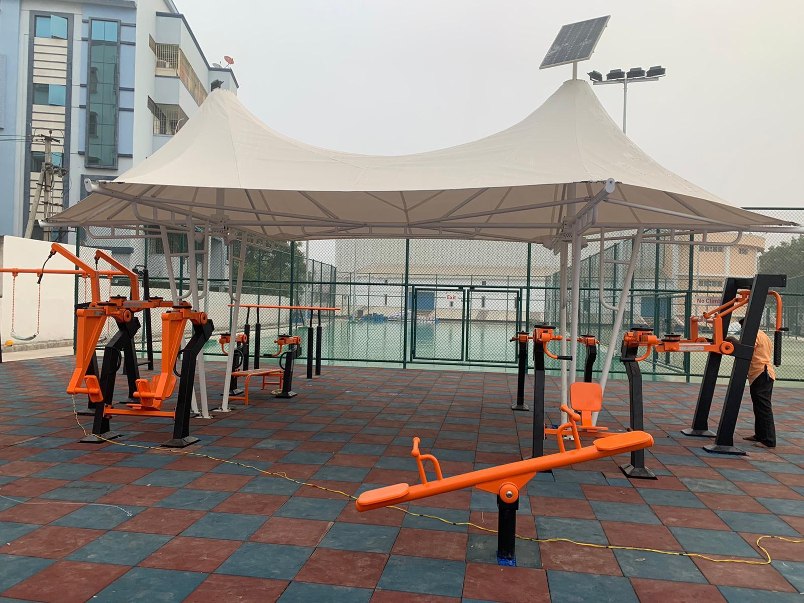 Outdoor gym equipment